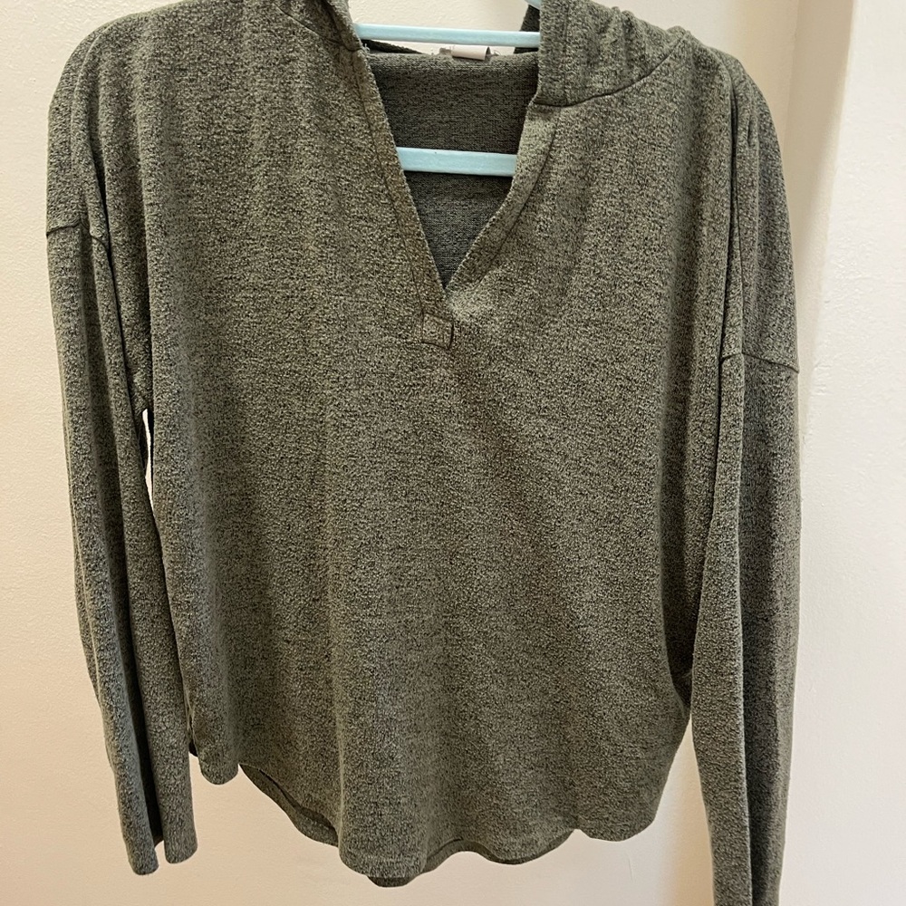 Green Hooded Long Sleeve V-Neck Top